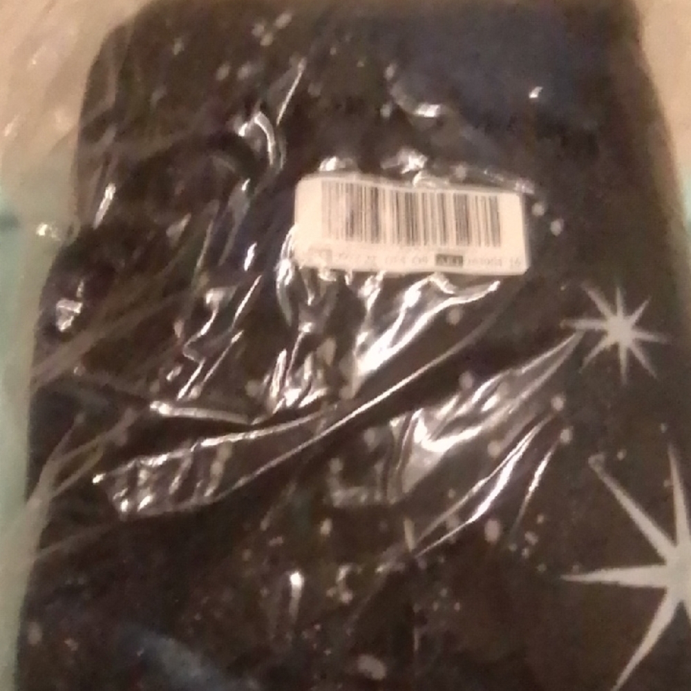 Black and White Star Patterned Blanket